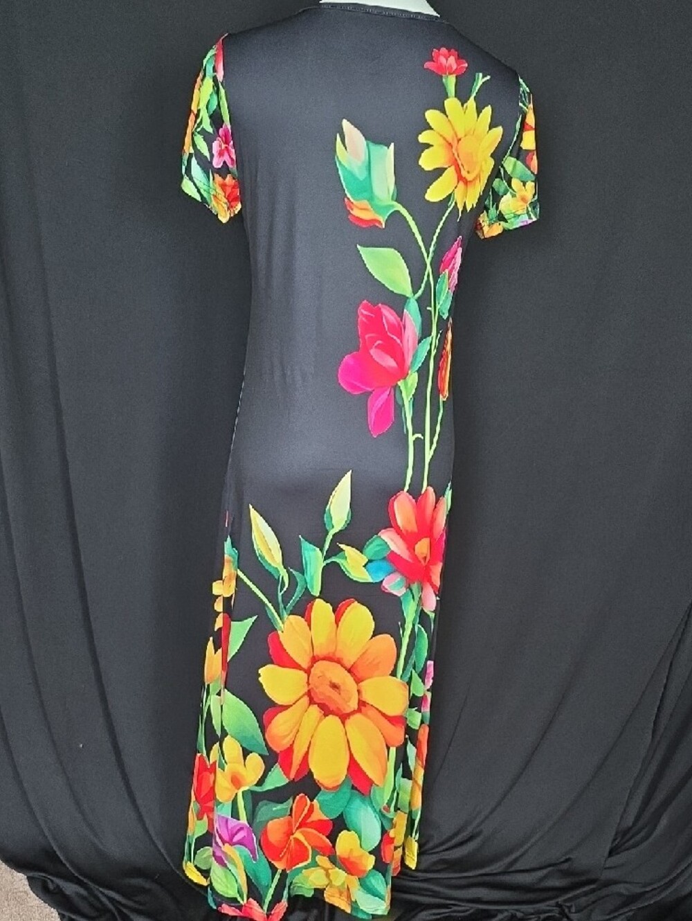 Women's Black Maxi Dress with Vibrant Floral Print - Picture 8 of 16
